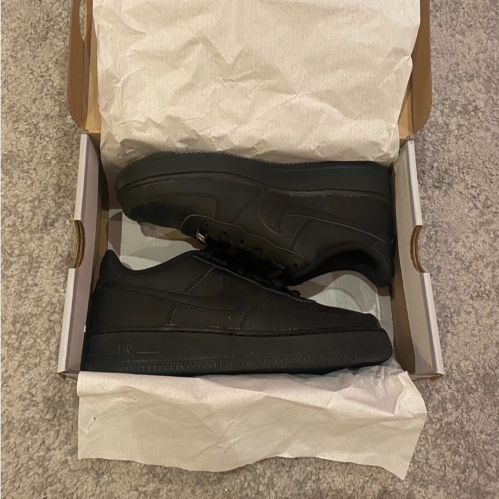 NIKE AIRFORCE 1